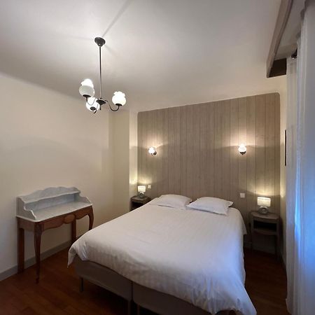 Le Jardin D'Odette Villa Yevres-le-Petit ภายนอก รูปภาพ